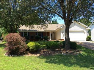 141 Glynwater Dr, Mooresville, NC 28117