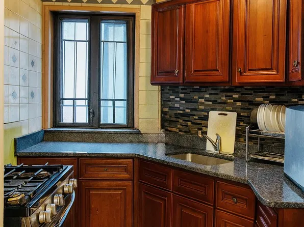 18 Metropolitan oval #3C, Bronx, NY 10462