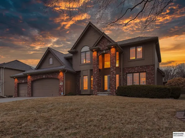 2210 S 185th St, Omaha, NE 68130