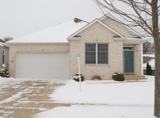 239 Marsh View Dr, Valparaiso, IN 46385