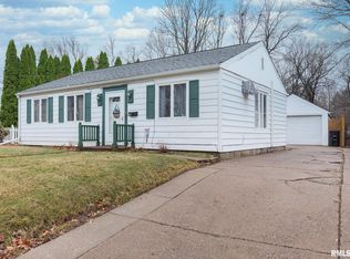 1109 37th Street Ct, Moline, IL 61265