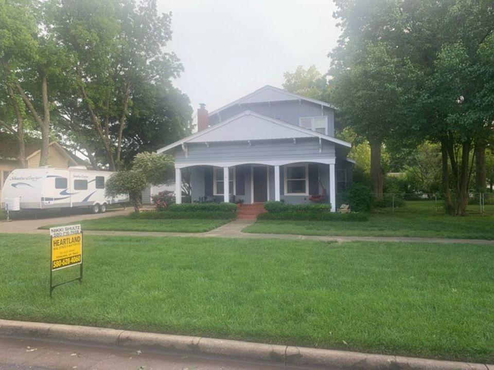 1st image of 505 E Grand Ave