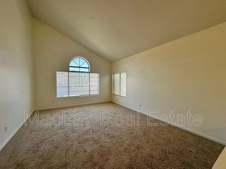 1667 S Sycamore Pl — Photo 6