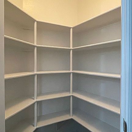 5th image of 3679 E Loma Vista St