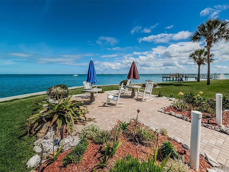 2 Causeway Blvd #208 — Photo 27