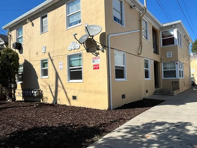 1 bed, 640 sqft, $2,300 — Photo 1