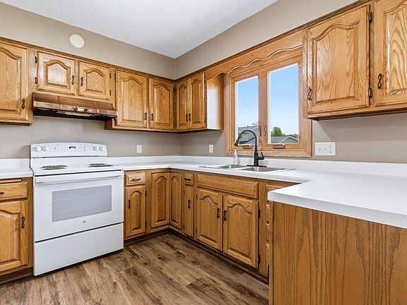 3rd image of 1140 E Wilson Avenue