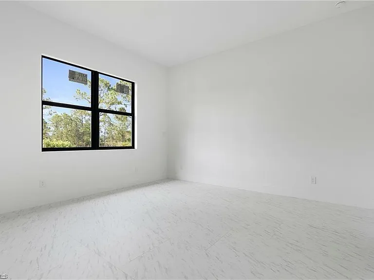 3175 Sunshine Blvd — Photo 10