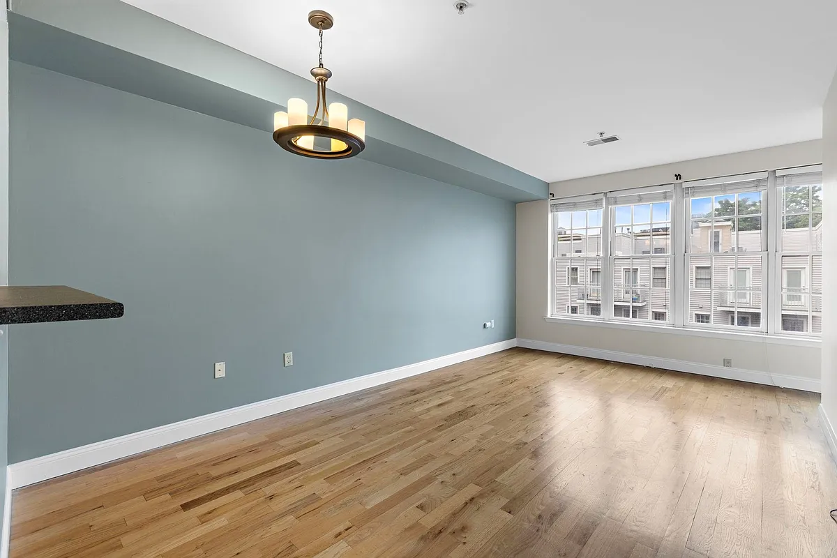 Building Photo - 402 9th St #W3J