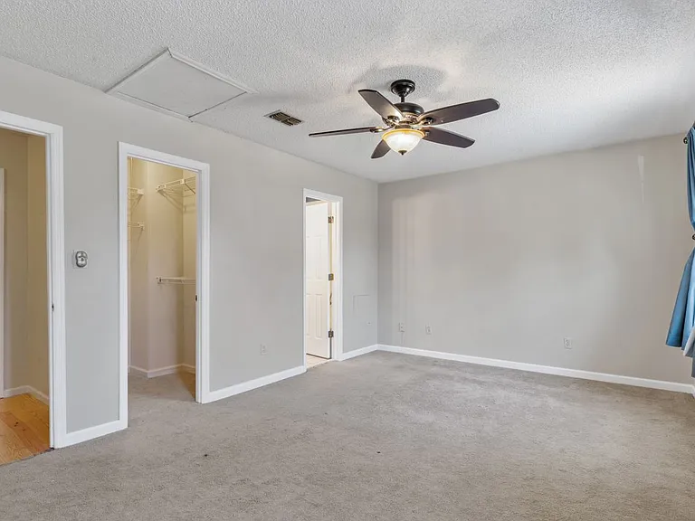 2372 Gregory Dr — Photo 21