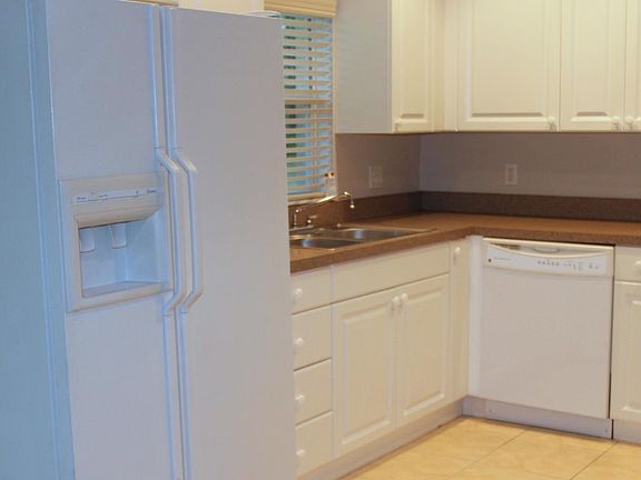 4th image of 4200 E 10th St