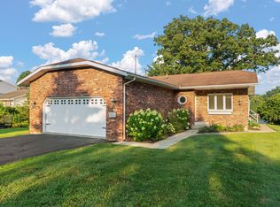1603 Sunnyslope Dr, Crown Point, IN 46307