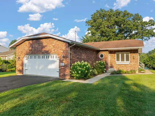 1603 Sunnyslope Dr, Crown Point, IN 46307