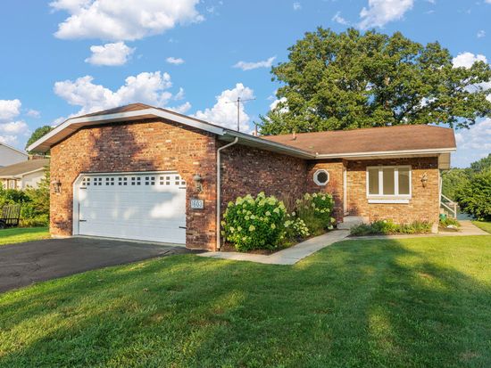 1603 Sunnyslope Dr, Crown Point, IN 46307