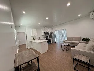 234 E 51st St #236-1/4