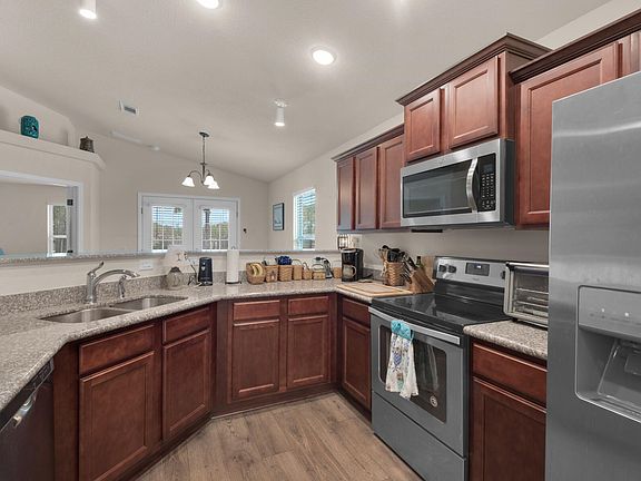 2nd image of 5606 Peach Dr