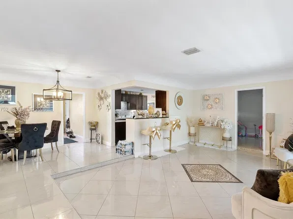 8544 Sheraton Dr, Miramar, FL 33025