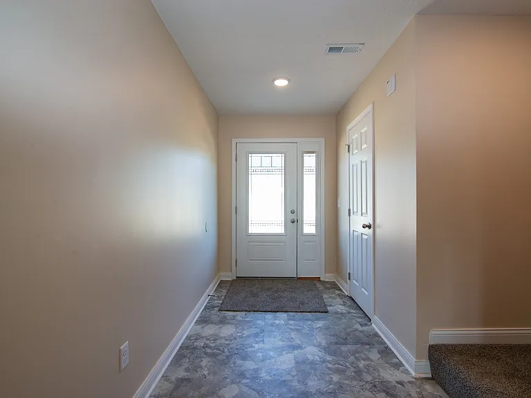203 Dixon Cir — Photo 9