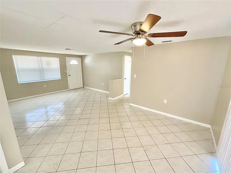 3054 Primrose Dr — Photo 3