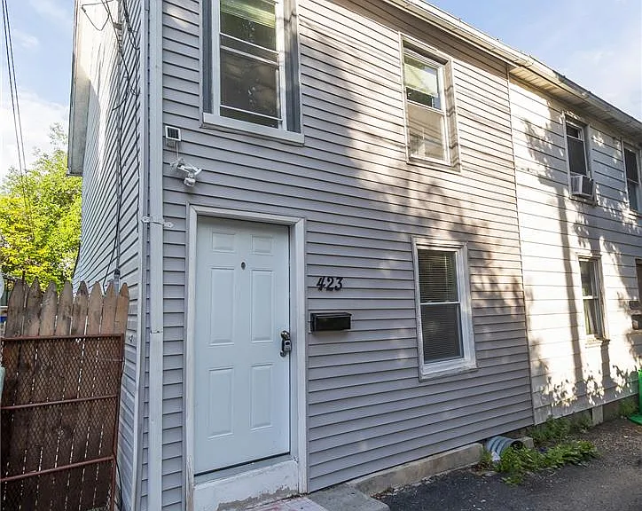 423 N Bellevue St — Photo 2