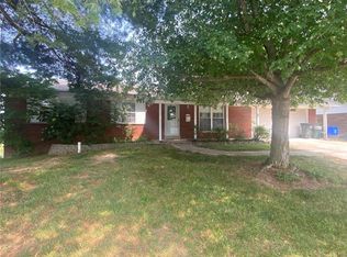 1114 Fieldcrest Dr, Red Bud, IL 62278