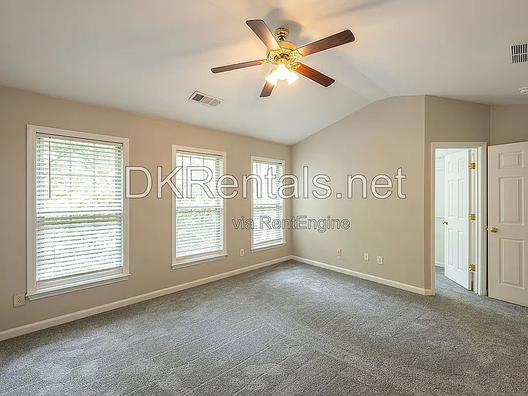 2358 Towneview Ct SE #6 — Photo 8