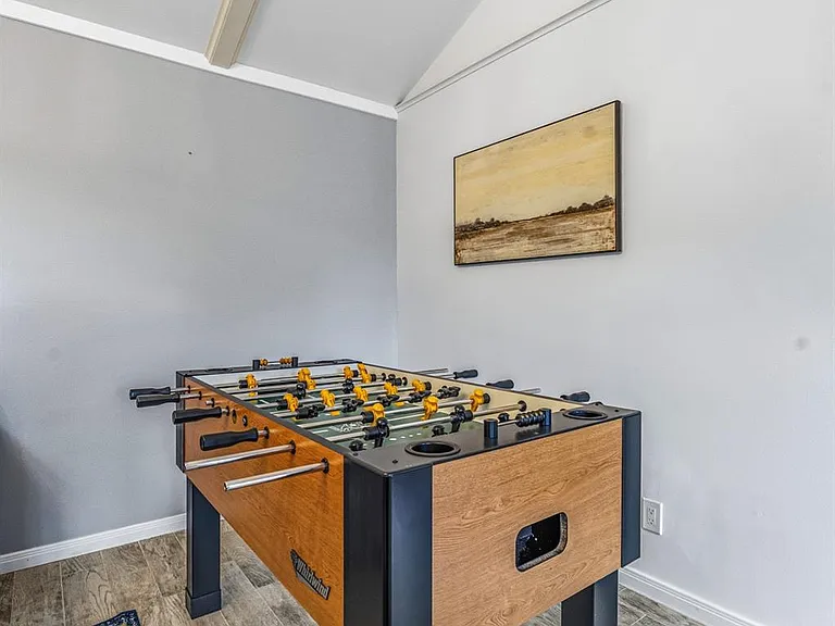 8426 Edgemoor Dr — Photo 11