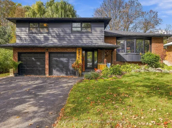 956 Weller St, Peterborough, ON K9J 4Y2
