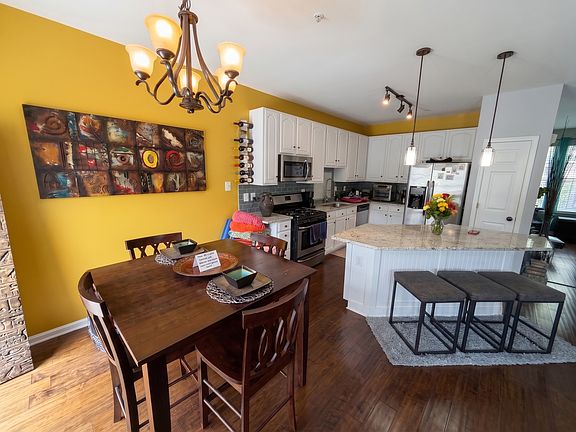 5th image of 9513 Brigadoon Ln #1