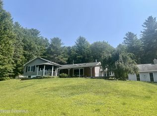 1010 Tamarac Rd, Troy, NY 12180