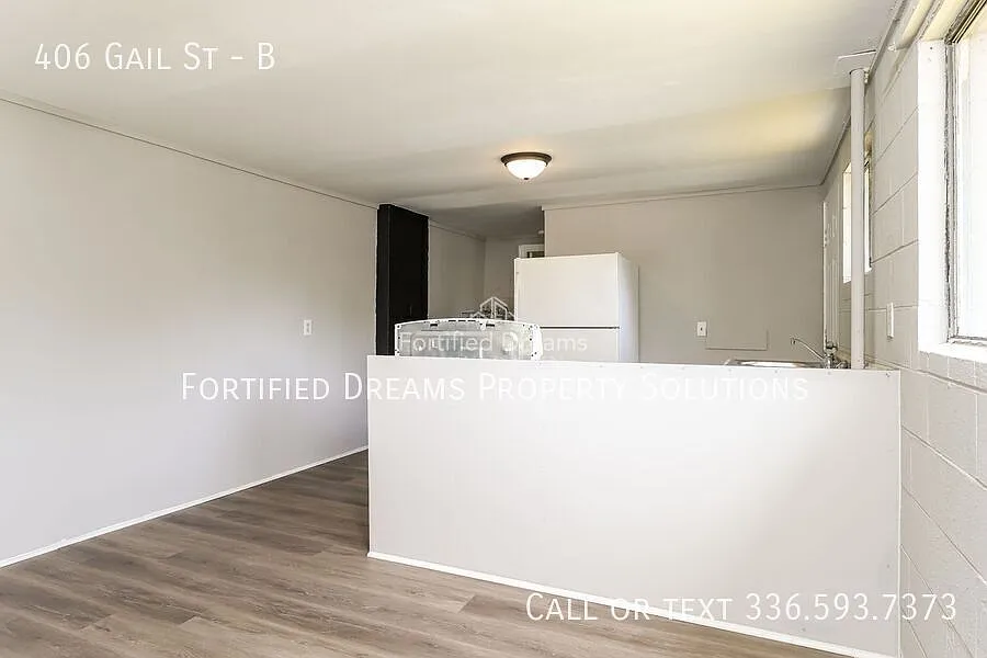 "Charming 1-Bed Duplex in Thomasville - Accepting Vouchers" — Photo 4