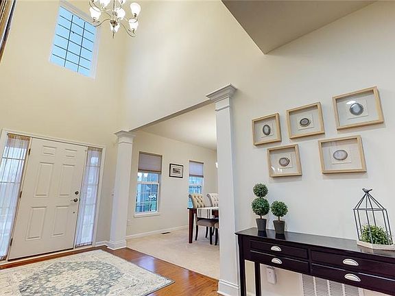 2nd image of 6627 Regal Woods Dr