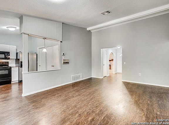 4th image of 7702 Rainey Meadow Ln