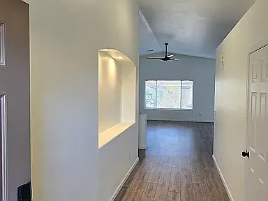 3 bed, 1569 sqft, $2,100 — Photo 2