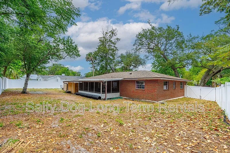 3 bed, 2.0 bath, $2,250 — Photo 2