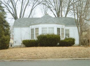 828 N River Rd, McHenry, IL 60051