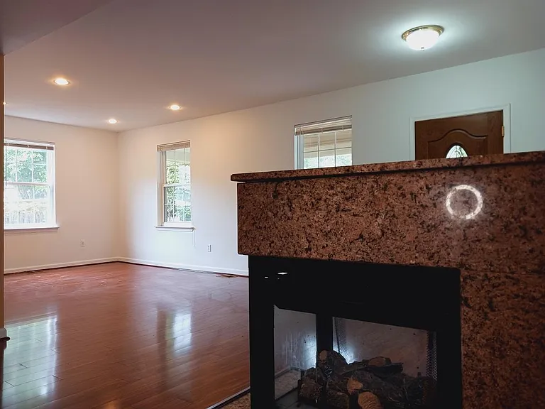 2603 Hamlin St NE — Photo 6