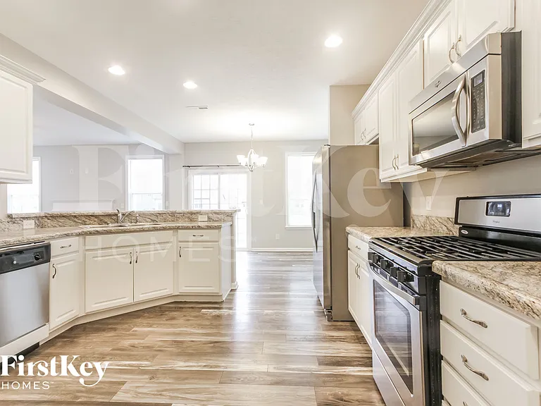5776 Bluff View Ln — Photo 5