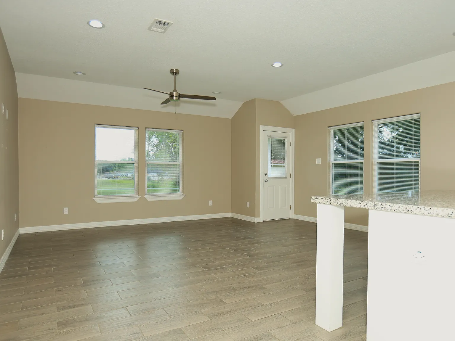1012 Oak Street Unit A - 1 — Photo 2