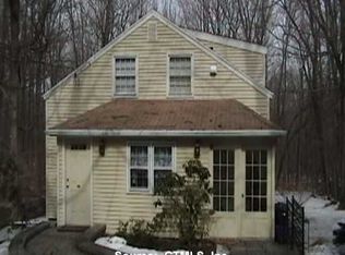 1614 Storrs Rd, Mansfield, CT 06268