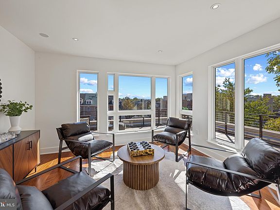 5th image of 513 N Saint Asaph St
