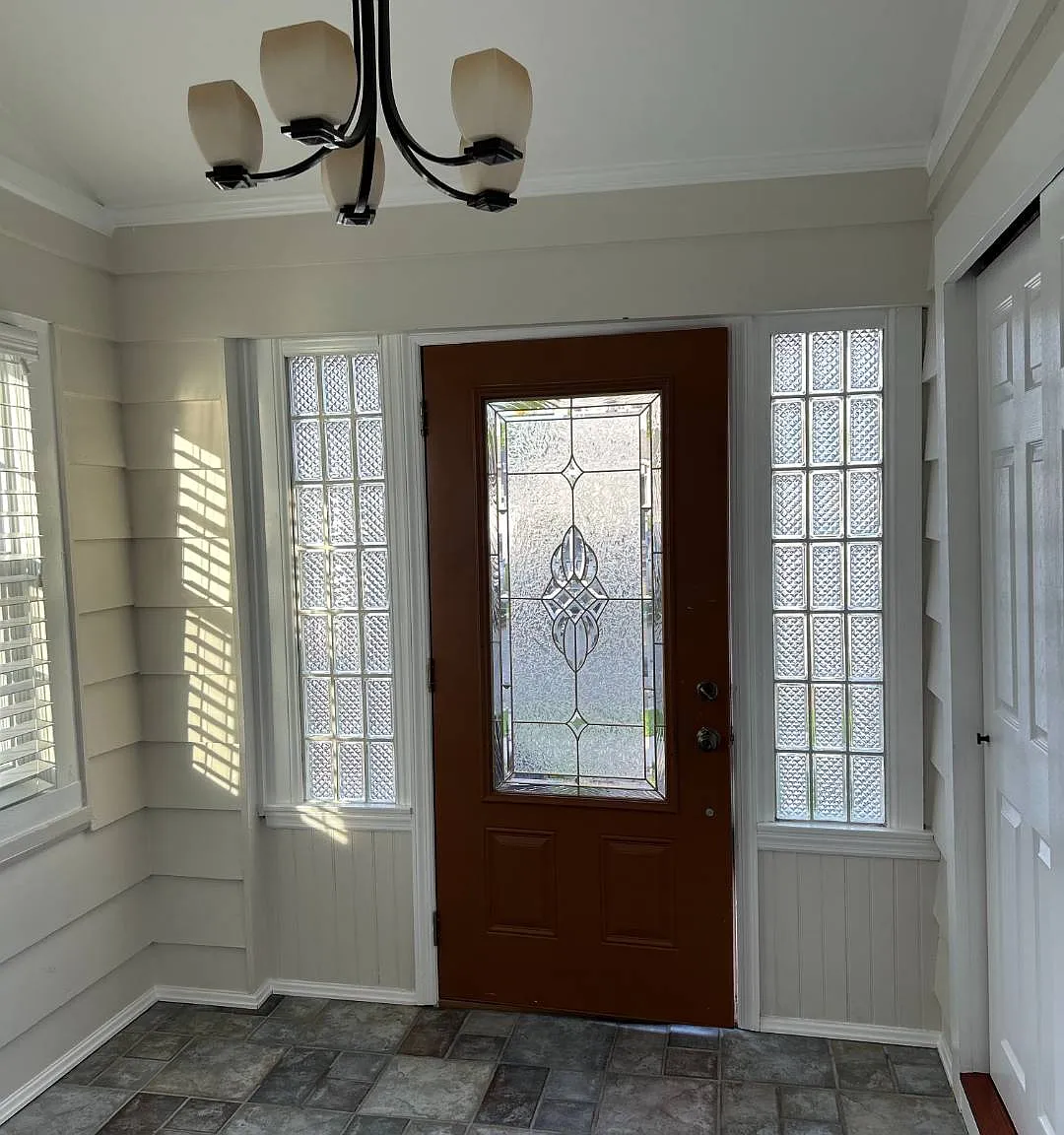 3 bed, 1.5 bath, $4,400 — Photo 2