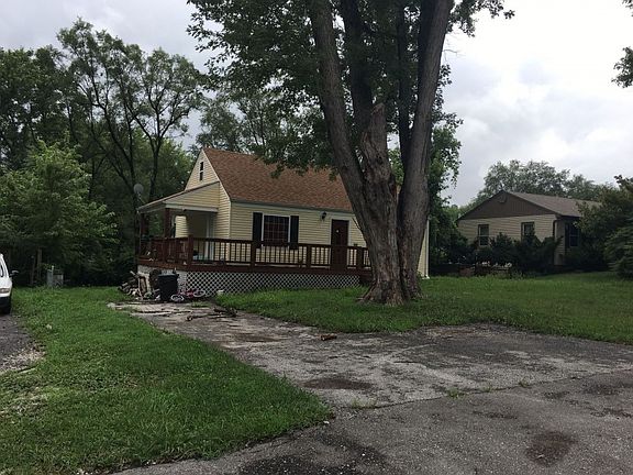 2nd image of 3815 Meadow Ln
