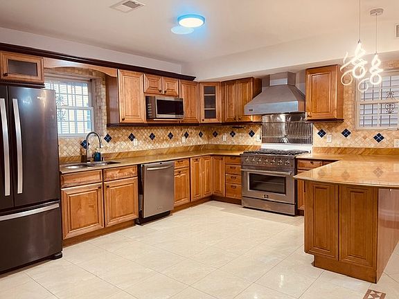 2nd image of 7 Bryant Ave #1
