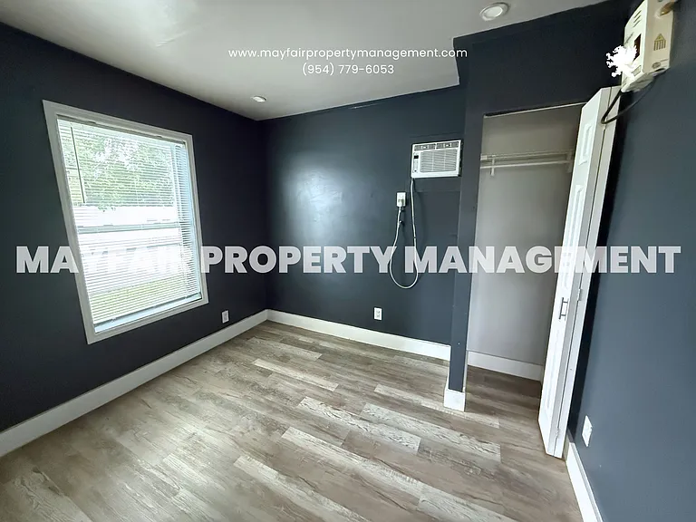 2724 NW 6th Ct #4 — Photo 6