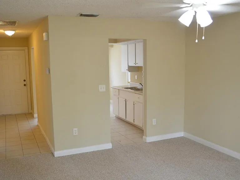 2432 Lantana Ave — Photo 9