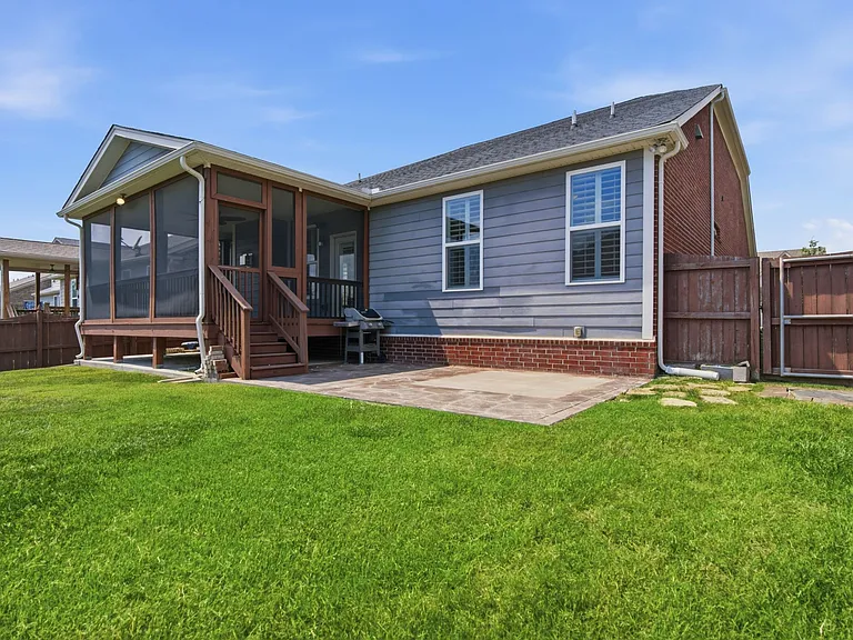 5036 Winslow Dr — Photo 35