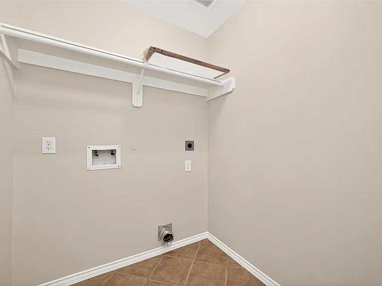 1646 Martin Lake Dr — Photo 43