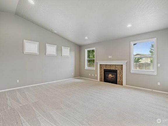 5th image of 2282 Leonard Dr