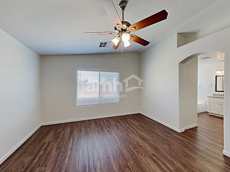 17211 W Watkins St — Photo 8
